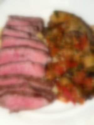 rahlo zamegljena vizija stejka in melancanov s paradižnikom