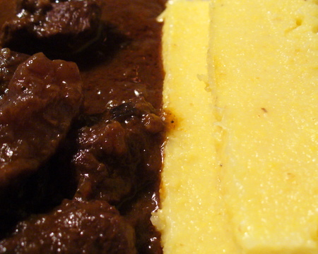 pol-pol: nadvse izenačen dvoboj kandidatov